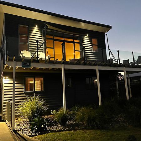 Oceans 8 - Mangawhai Heads Holiday Home エクステリア 写真