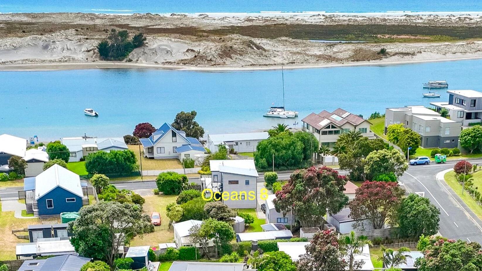 Oceans 8 - Mangawhai Heads Holiday Home エクステリア 写真