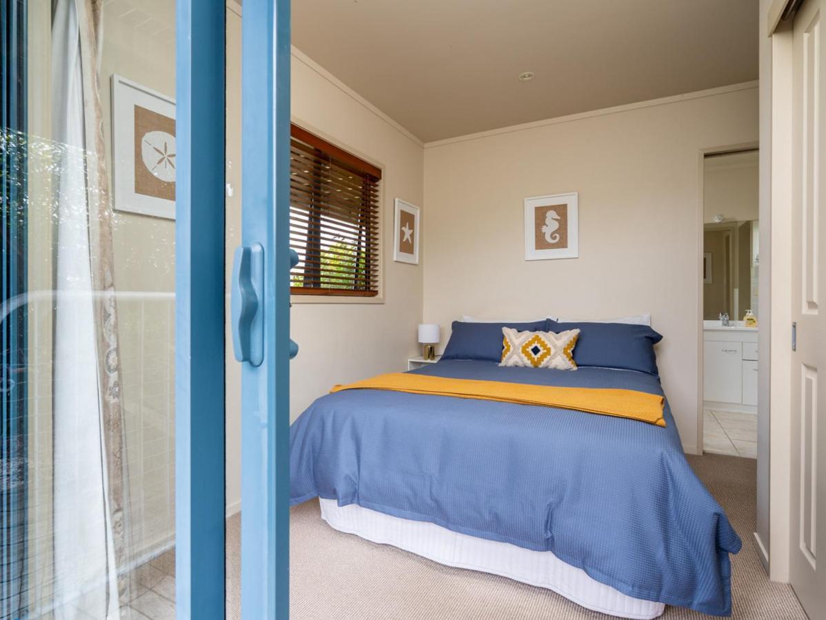 Oceans 8 - Mangawhai Heads Holiday Home エクステリア 写真