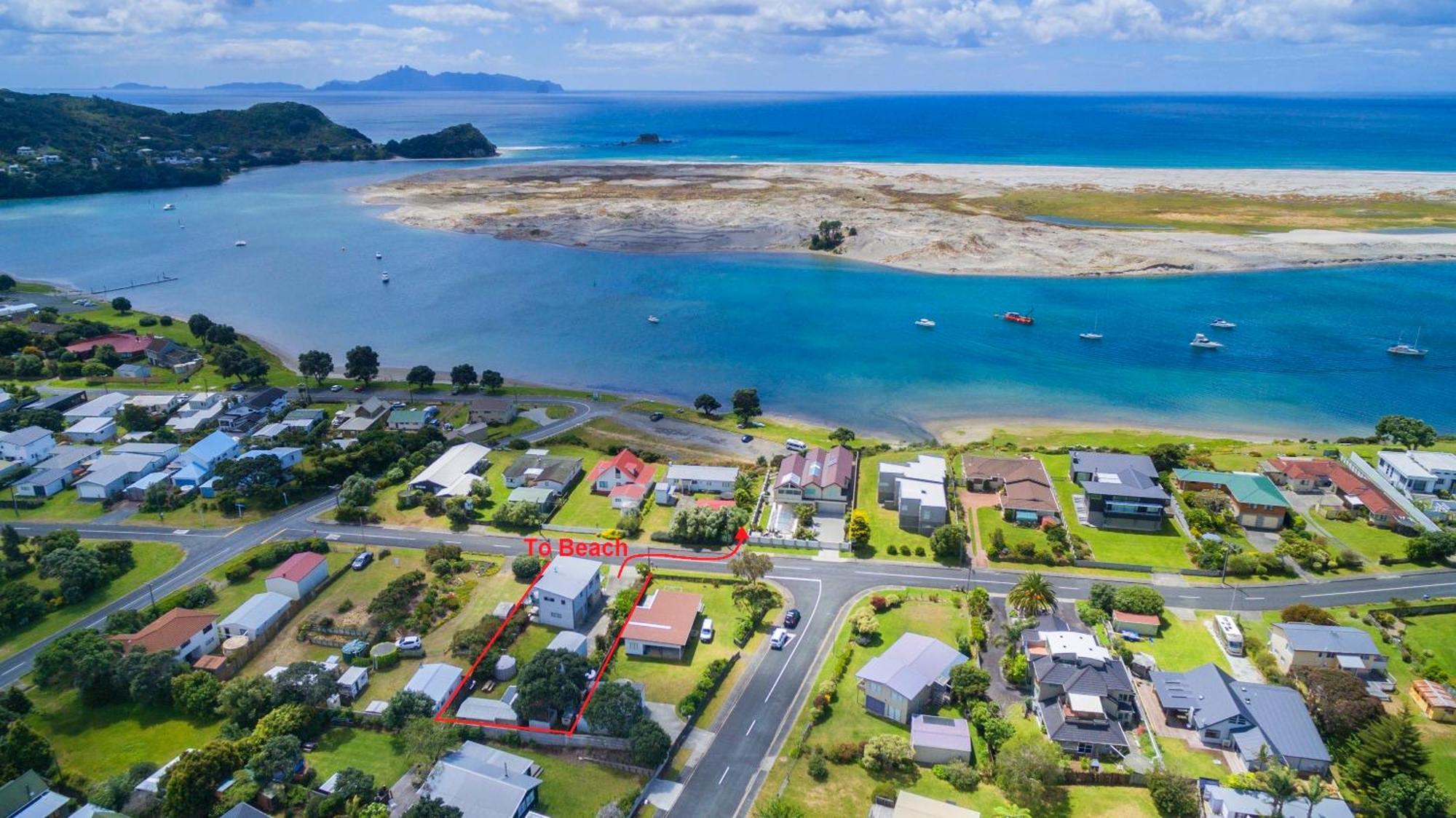 Oceans 8 - Mangawhai Heads Holiday Home エクステリア 写真