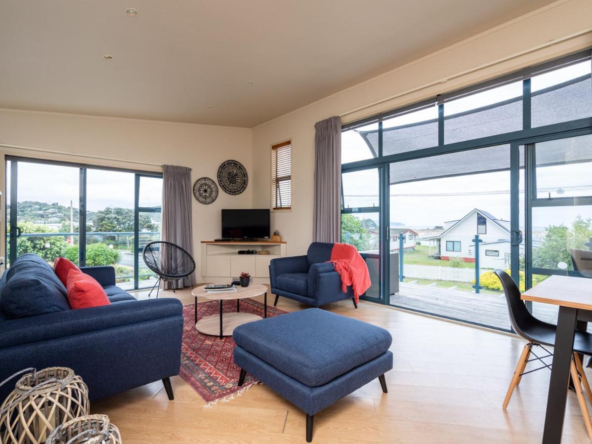 Oceans 8 - Mangawhai Heads Holiday Home エクステリア 写真