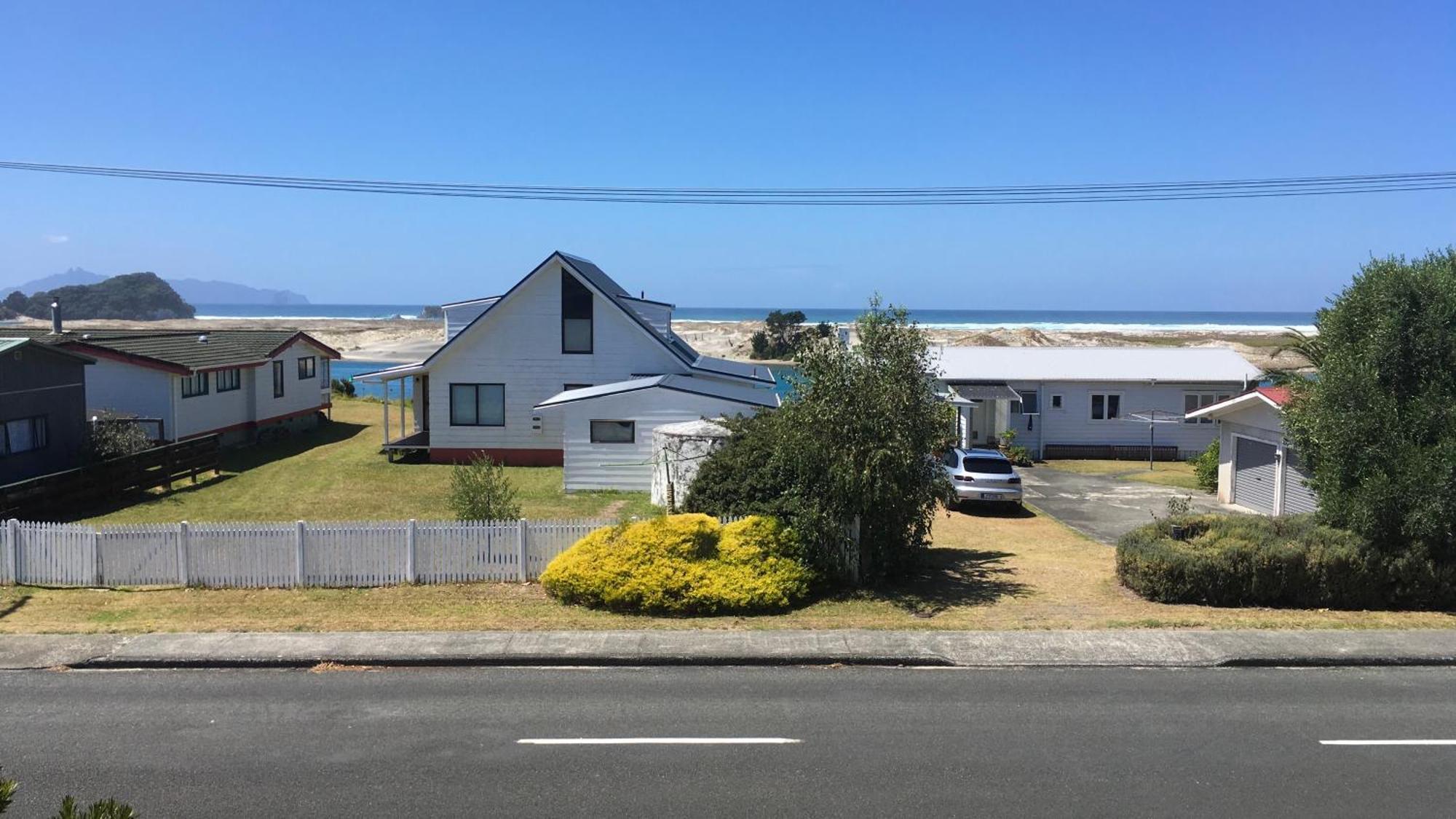 Oceans 8 - Mangawhai Heads Holiday Home エクステリア 写真